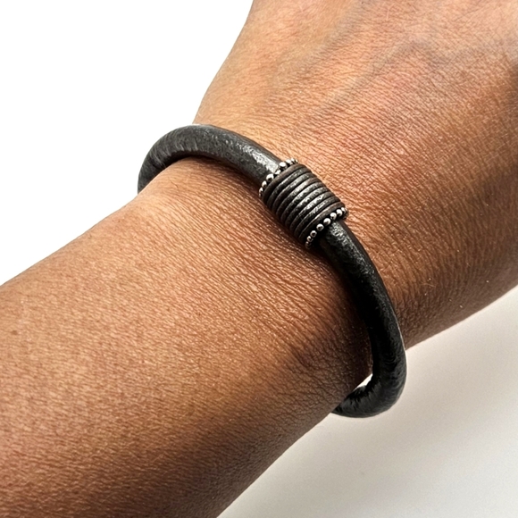 ๐ข3/$19๐ข Biker Boho Style Silvery Leather Magnetic Clasp Bracelet - Picture 3 of 7